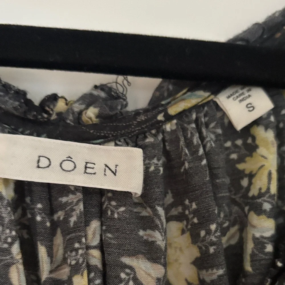 Doen Dark Floral Blouse with Yellow Accents - Picture 2 of 3